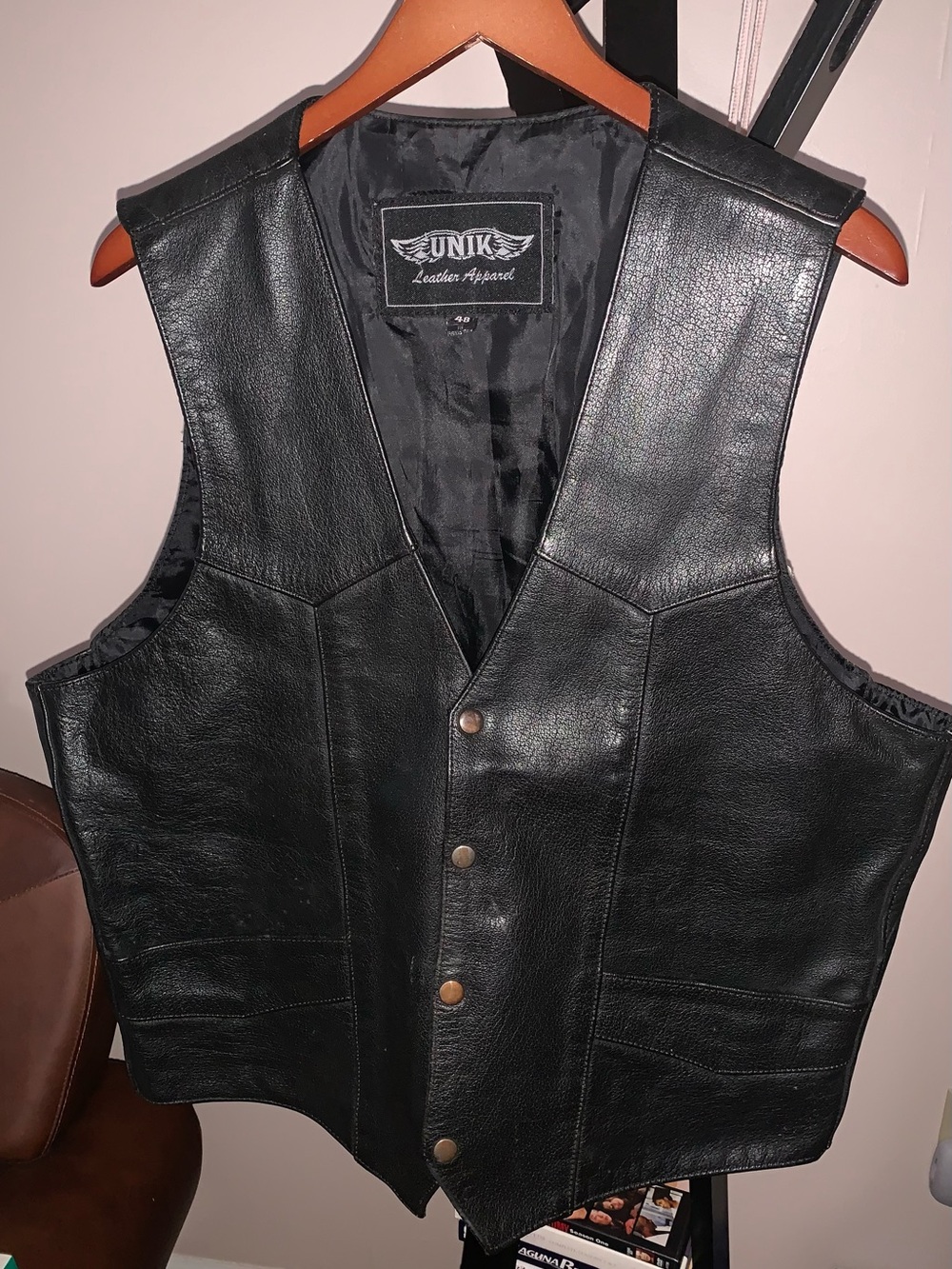 Unik Black Leather Men's Vest with Snap Front